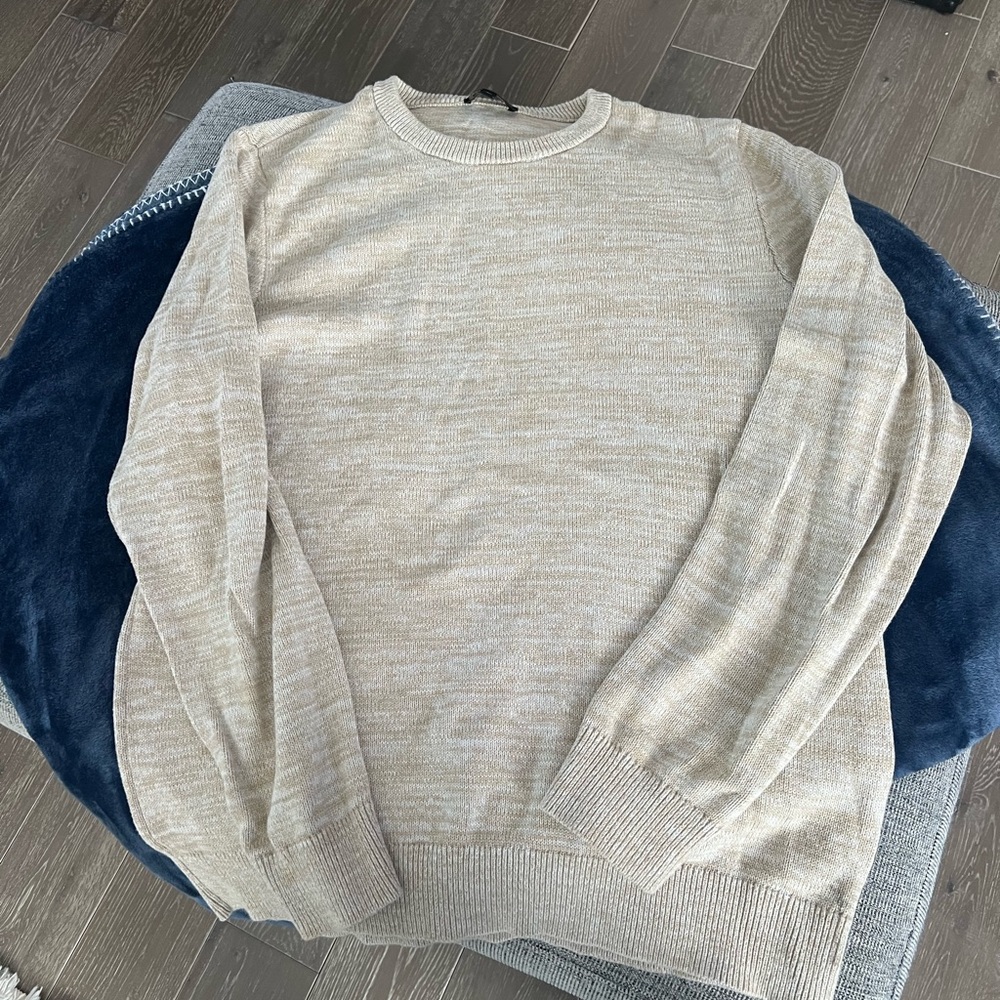 Express Men's Light Beige Crewneck Sweater